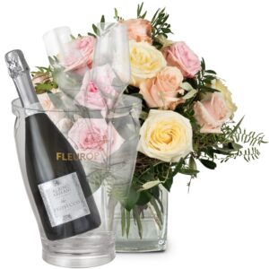 Herzlicher Rosengruss mit Prosecco Albino Armani DOC (75 cl), inkl. Eiskühler und zwei Flûte-Gläser